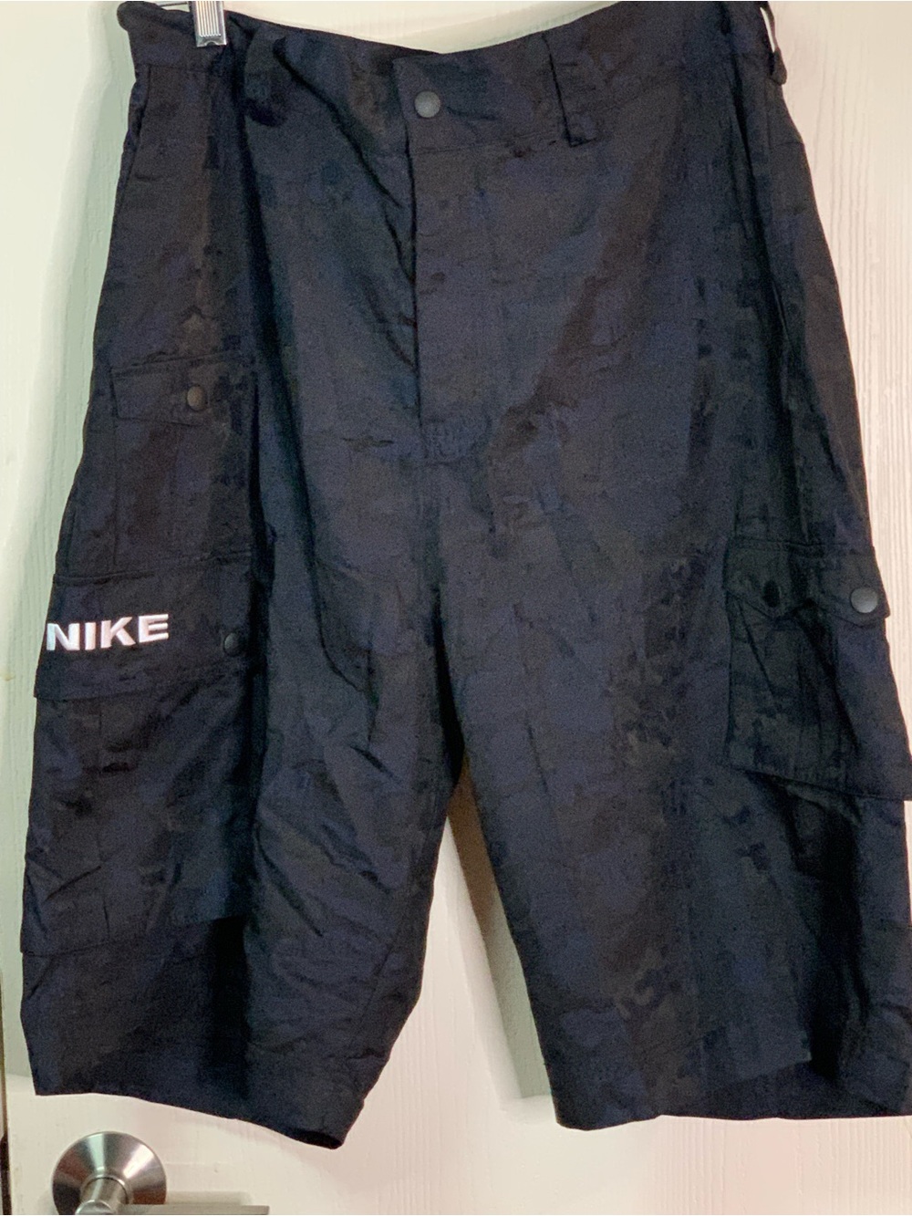 Nike blue and black camouflage utility shorts. Men’s cargo shorts. SZ 32